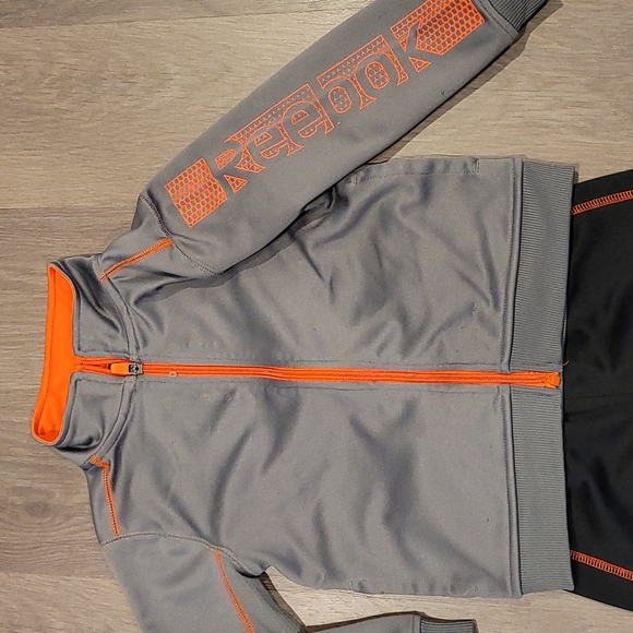 Reebok Sweatsuit Size 4 - Picture 2 of 4